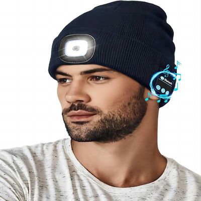 Winter-Nacht, die drahtlosen Bluetooth-Kopfhörer-Hut mit 3 dem justierbaren LED Licht bearbeitet